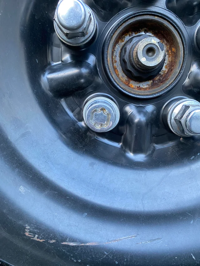 Wheel lock removal work photo